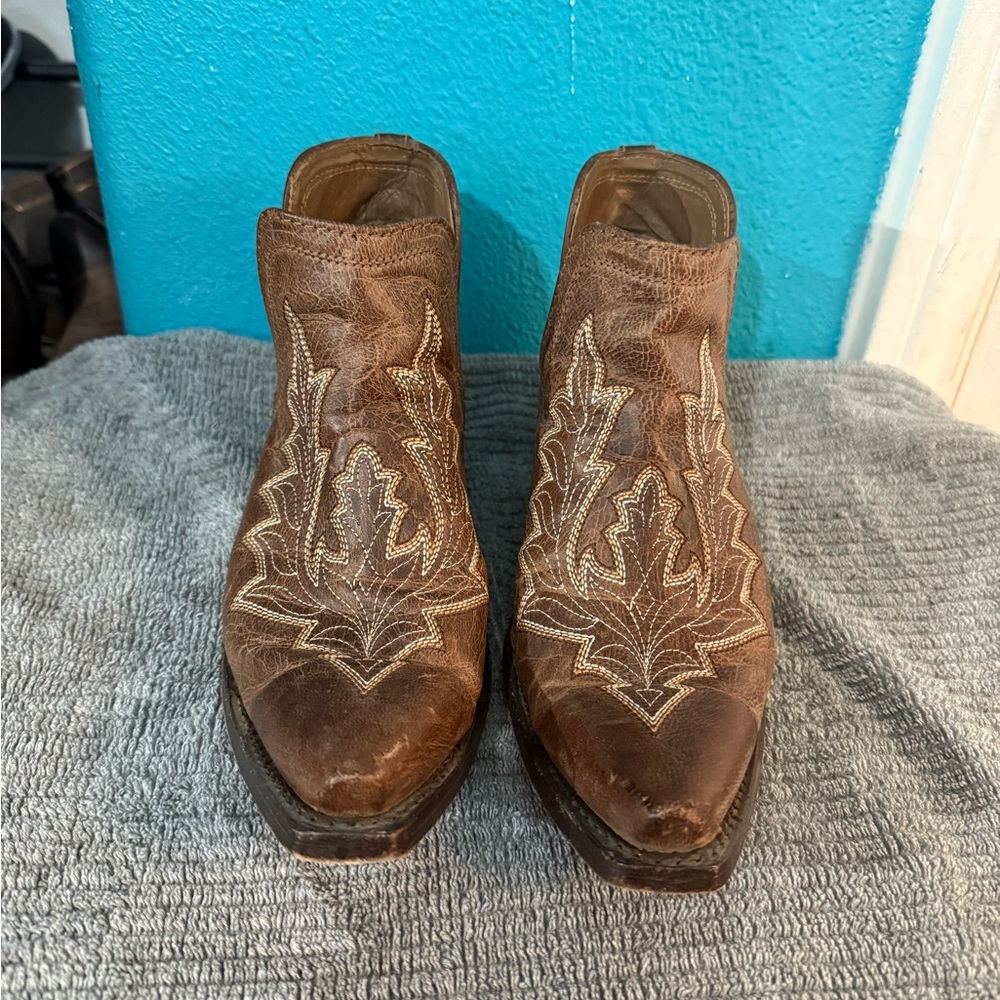 Ariat Brown Ankle Boots with Embroidered Design